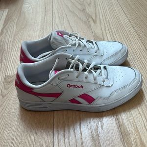 Women’s pink Reebok